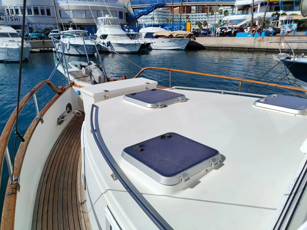 BoatPhoto.coverAlt