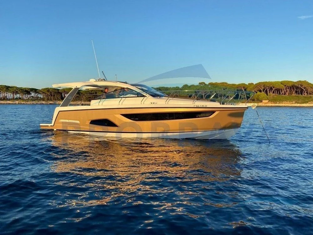 BoatPhoto.coverAlt