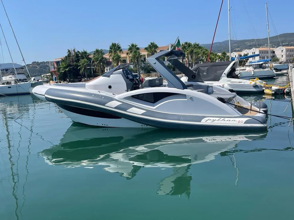 BoatPhoto.coverAlt
