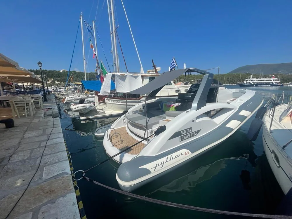 2020 Python Yacht C 33 for sale in Forte dei Marmi, Italy, photo 4 of 5
