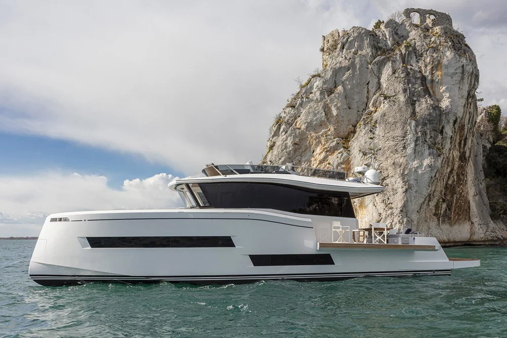 BoatPhoto.coverAlt