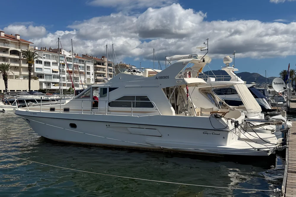 BoatPhoto.coverAlt