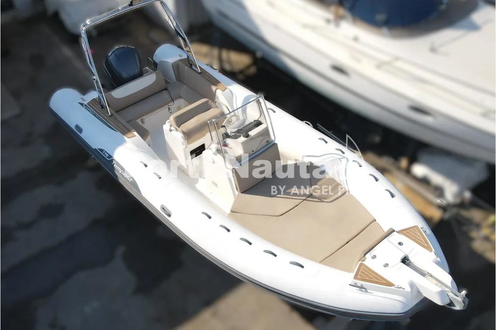 BoatPhoto.alt