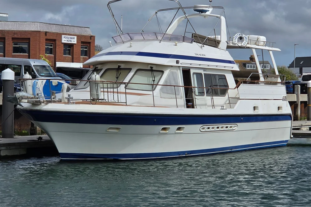 BoatPhoto.coverAlt