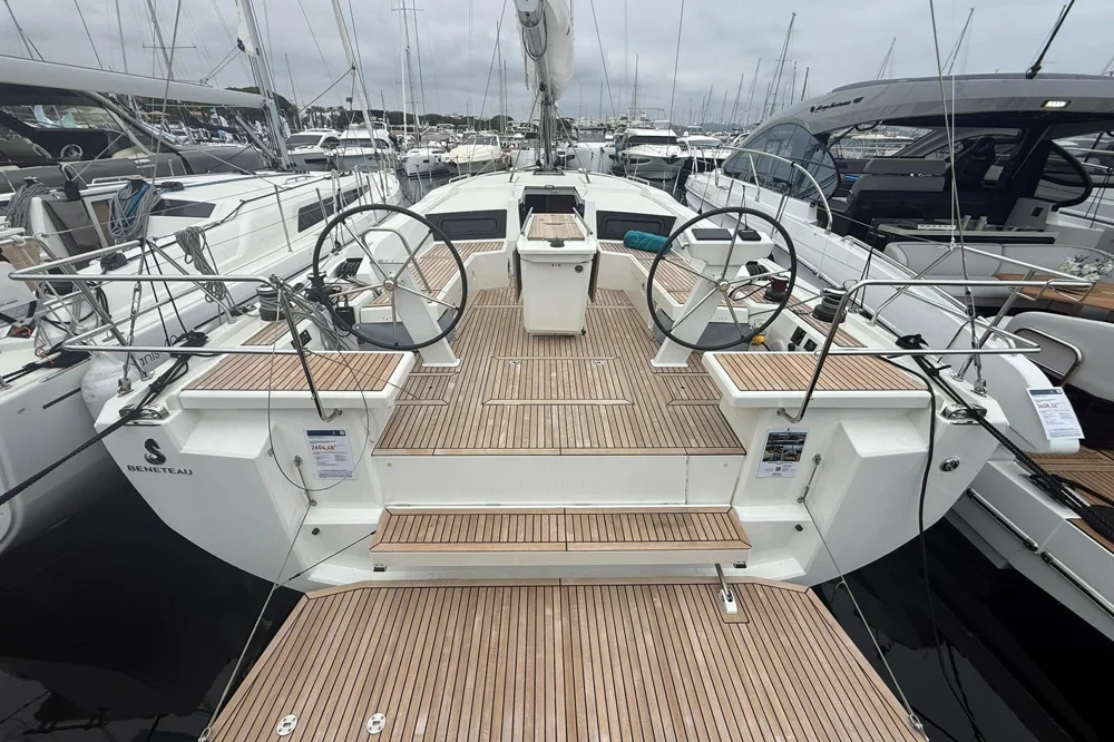 BoatPhoto.coverAlt