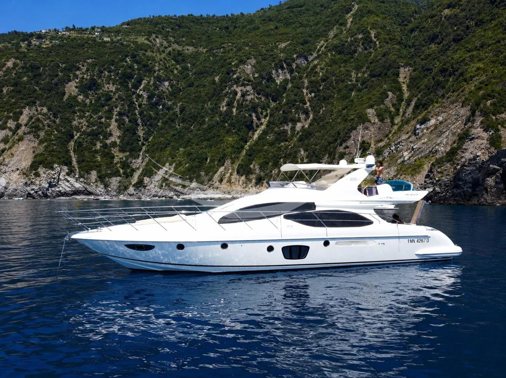 BoatPhoto.coverAlt