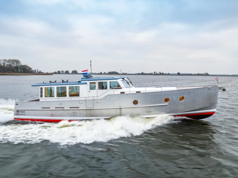 BoatPhoto.coverAlt