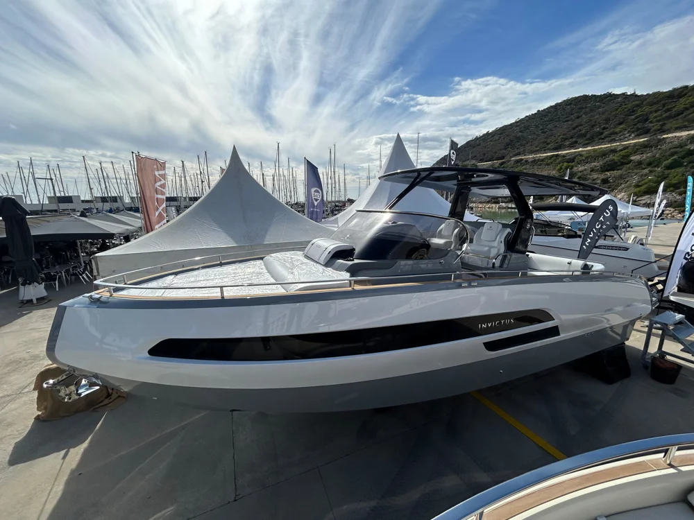 BoatPhoto.coverAlt