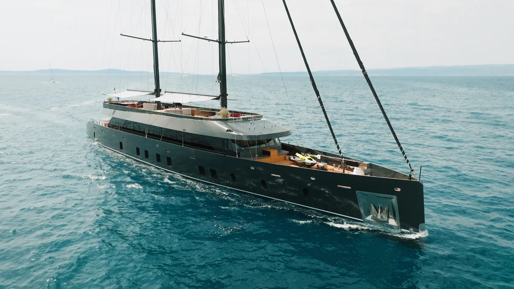 BoatPhoto.coverAlt