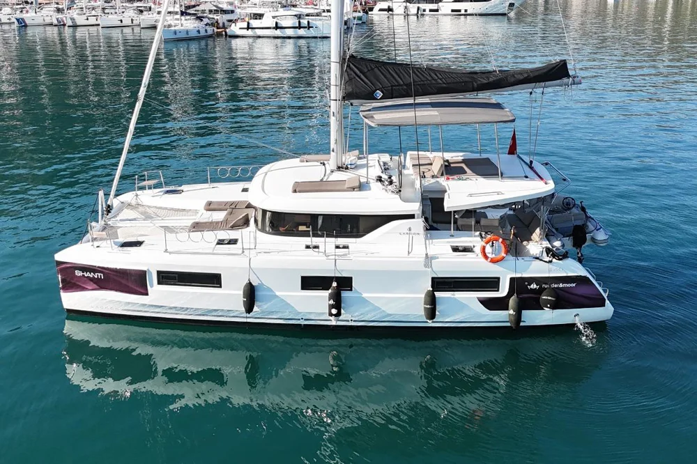 BoatPhoto.coverAlt