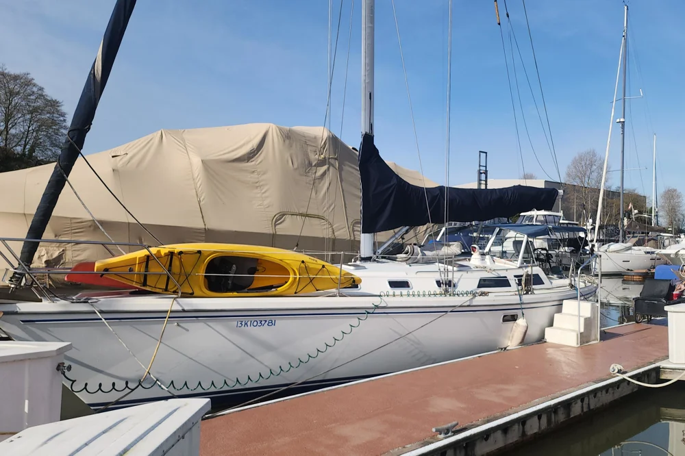 BoatPhoto.coverAlt