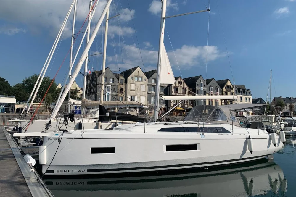 BoatPhoto.coverAlt