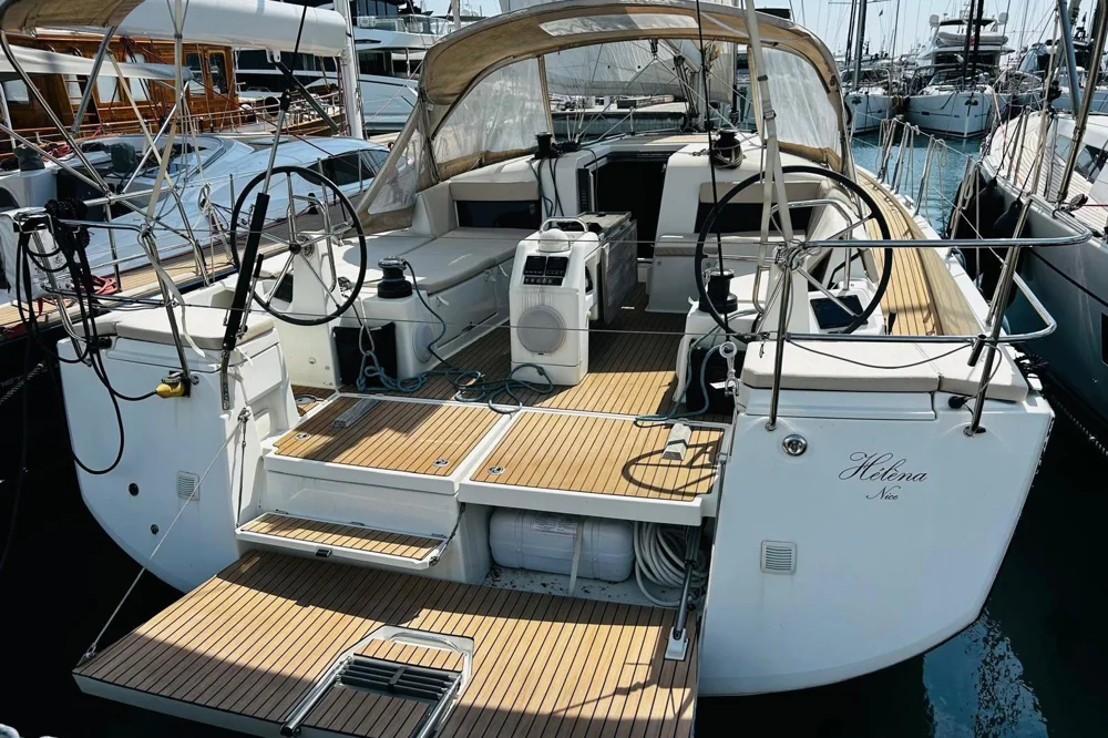 BoatPhoto.coverAlt