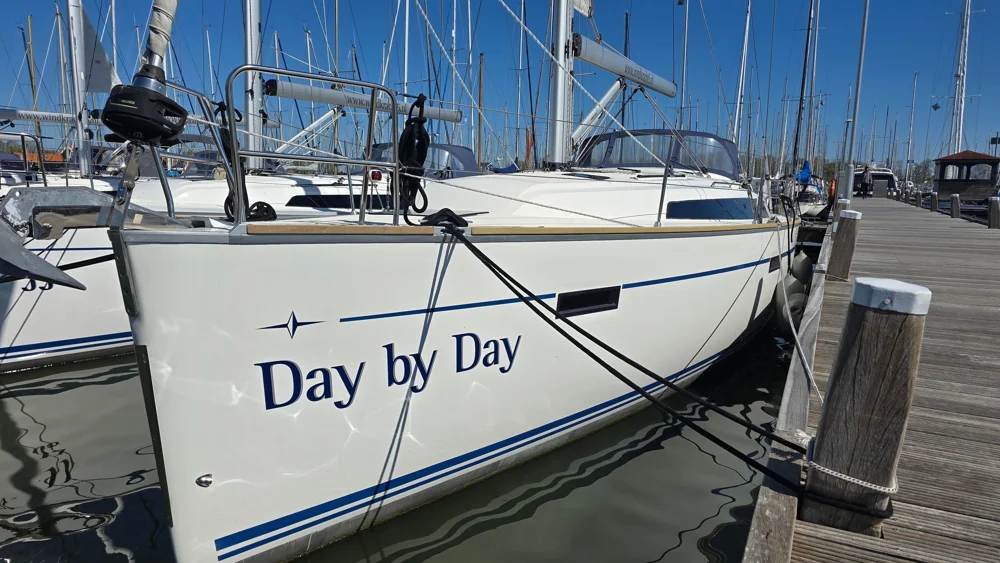 2020 Bavaria Cruiser 41 for sale, photo 2 of 5