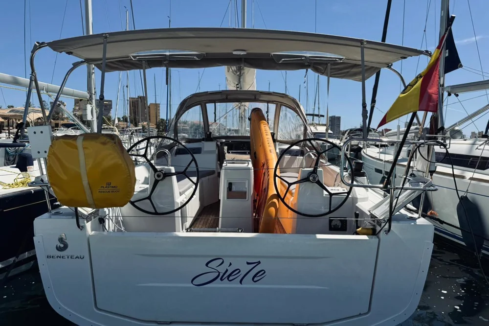 BoatPhoto.coverAlt