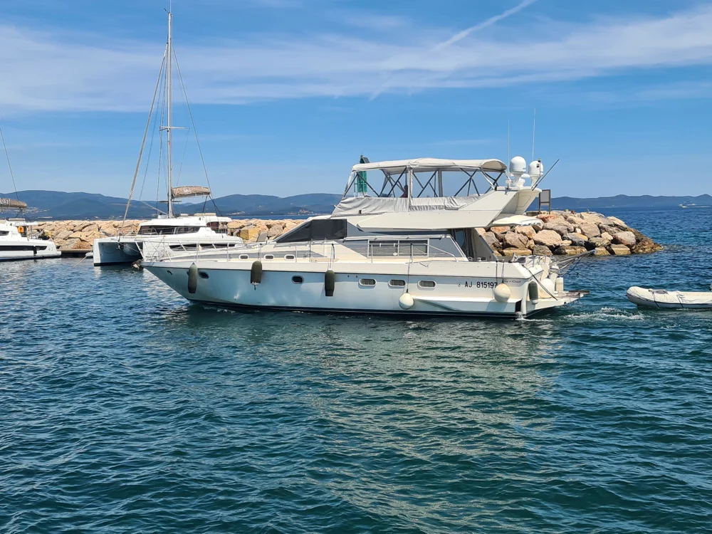 BoatPhoto.coverAlt