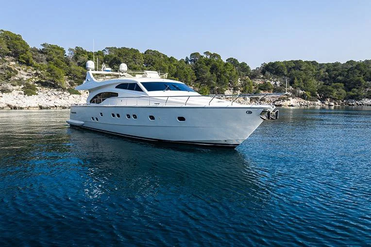BoatPhoto.coverAlt