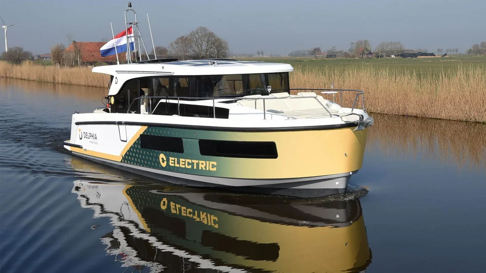 BoatPhoto.coverAlt