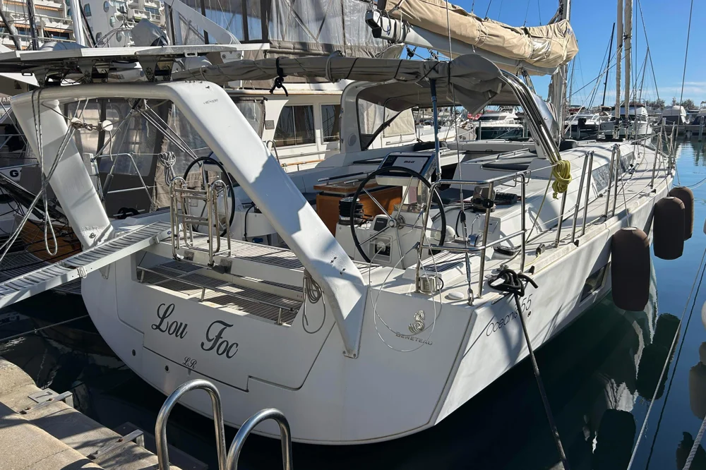 BoatPhoto.coverAlt