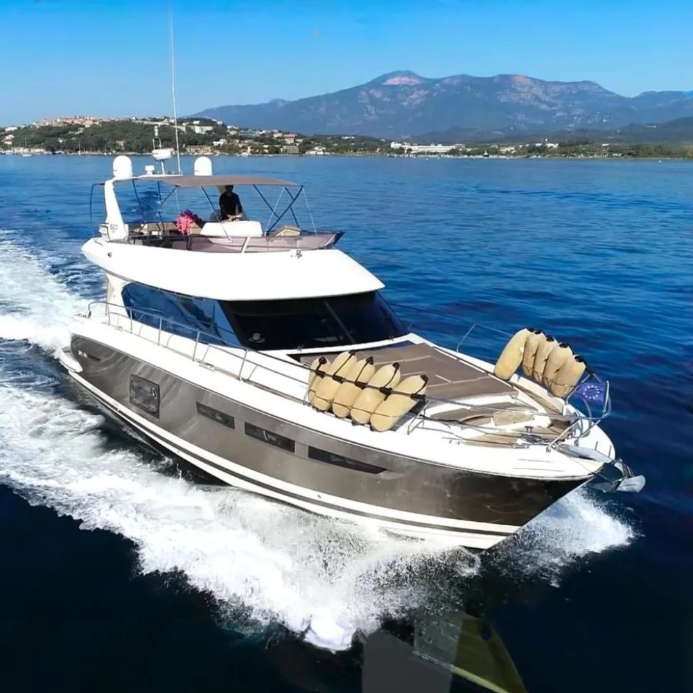 BoatPhoto.coverAlt