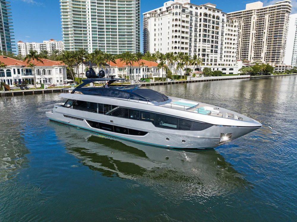 BoatPhoto.coverAlt