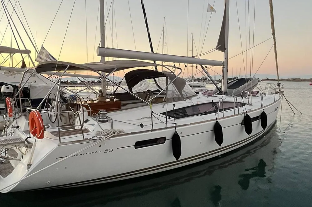 BoatPhoto.coverAlt