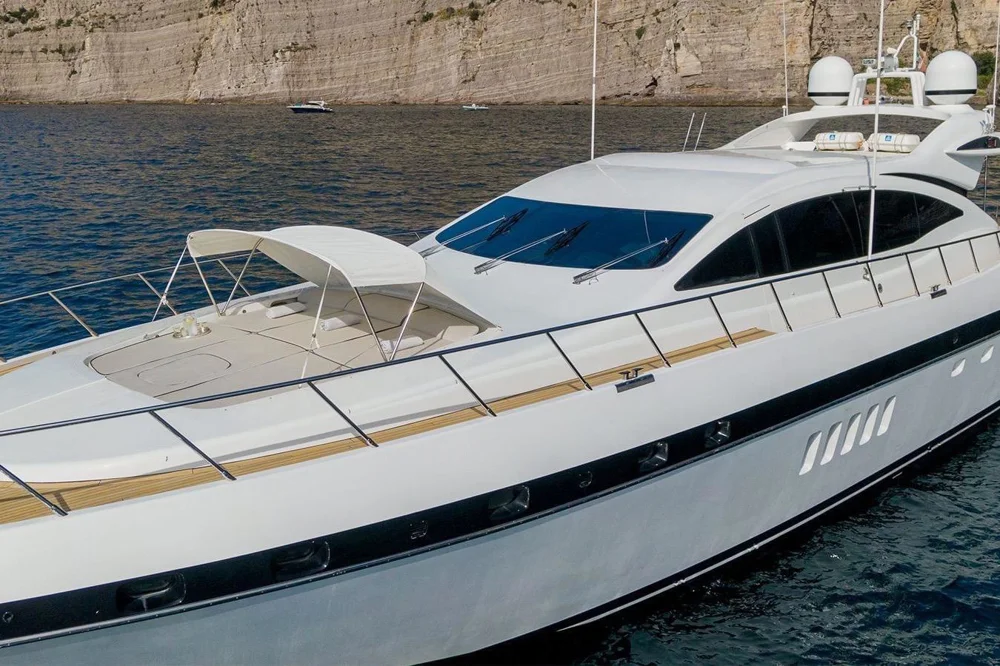 2008 Overmarine Mangusta 92 for sale in Pisa, Italy, photo 4 of 5
