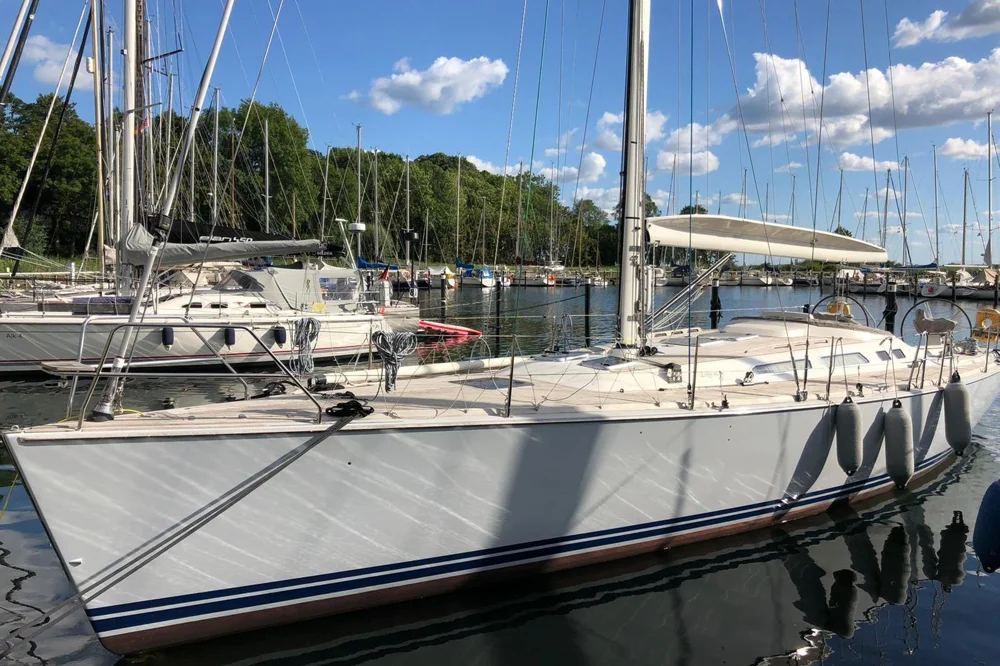 BoatPhoto.coverAlt