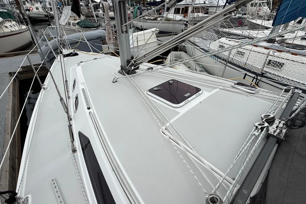 2006 Catalina 320 for sale in Victoria, Canada, photo 3 of 5