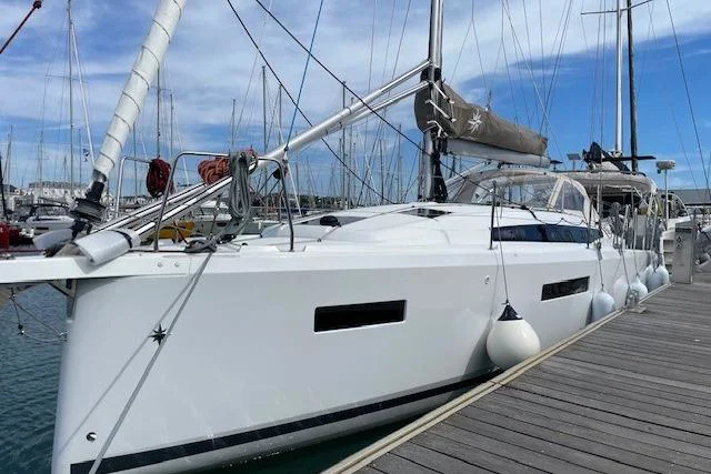 BoatPhoto.coverAlt