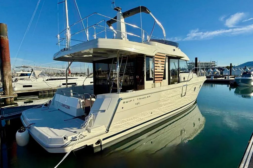 BoatPhoto.coverAlt