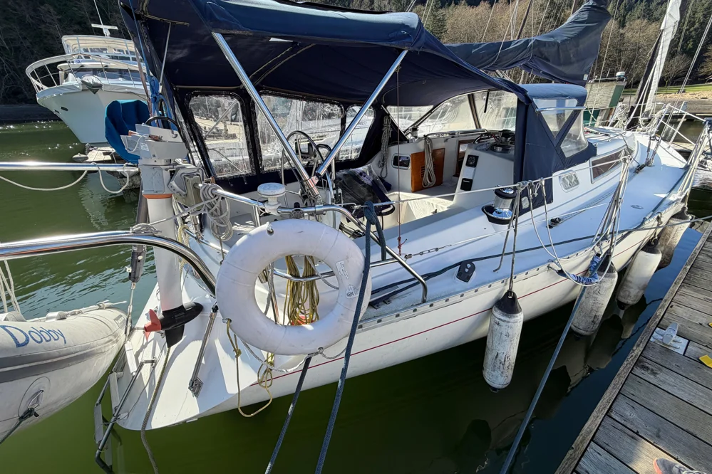 1988 CS 36 Merlin for sale in Sidney, Canada, photo 3 of 5