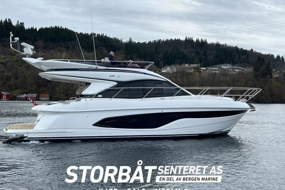 BoatPhoto.coverAlt