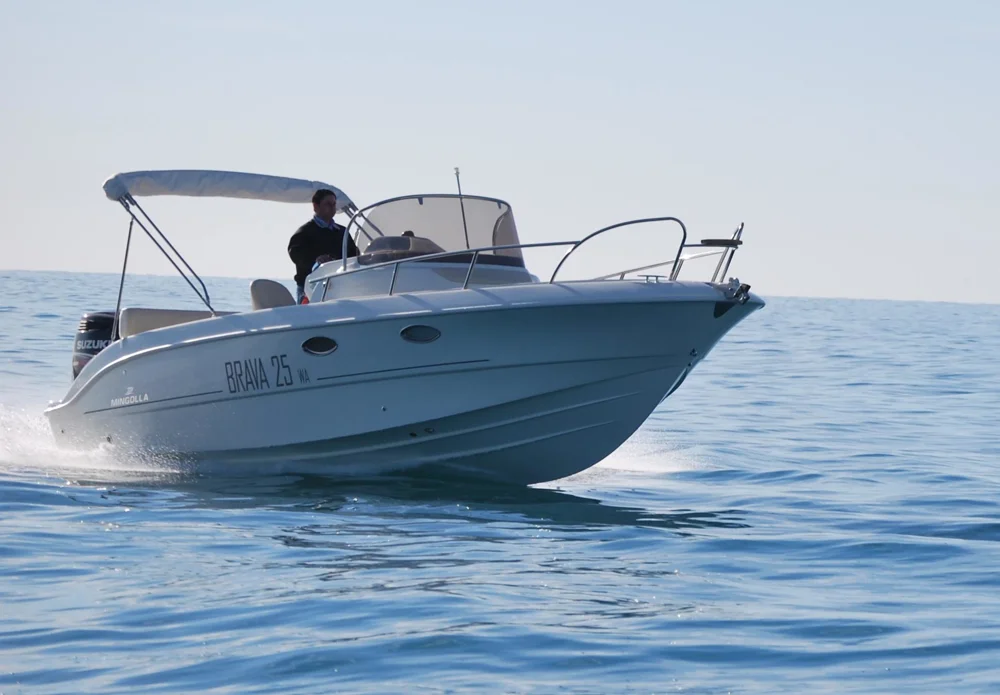 BoatPhoto.coverAlt