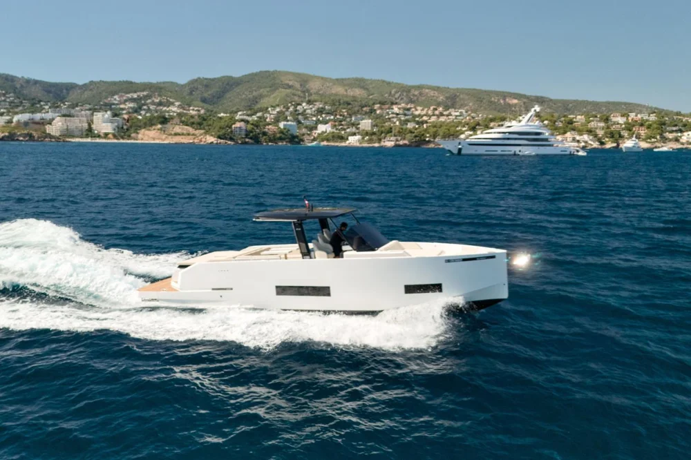BoatPhoto.coverAlt
