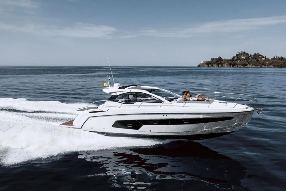BoatPhoto.coverAlt