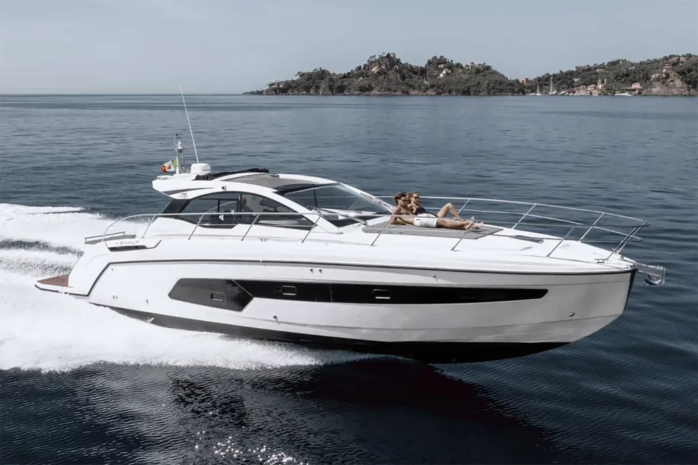 2024 Azimut Atlantis 45 for sale in Lower Swanwick, United Kingdom, photo 2 of 5