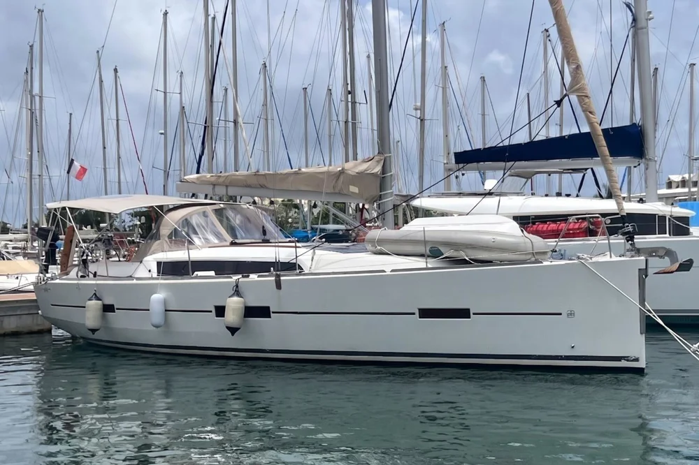 BoatPhoto.coverAlt