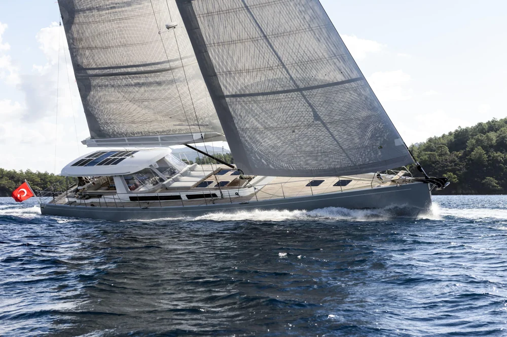 BoatPhoto.coverAlt
