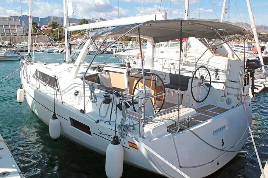 2019 Beneteau Oceanis 41.1 for sale in Valencia, Spain