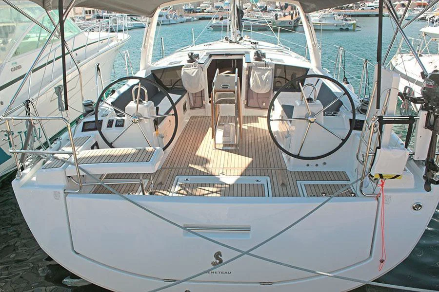 2019 BENETEAU Oceanis 41.1 for sale in Valencia, Spain, photo 2 of 5