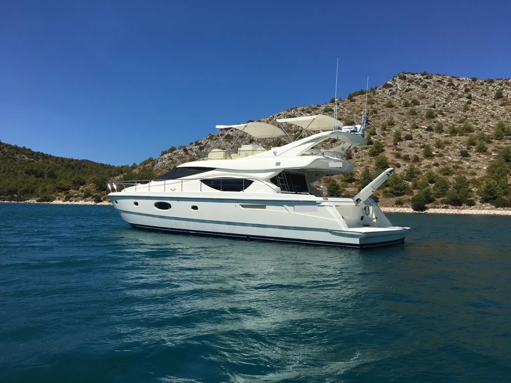 BoatPhoto.coverAlt