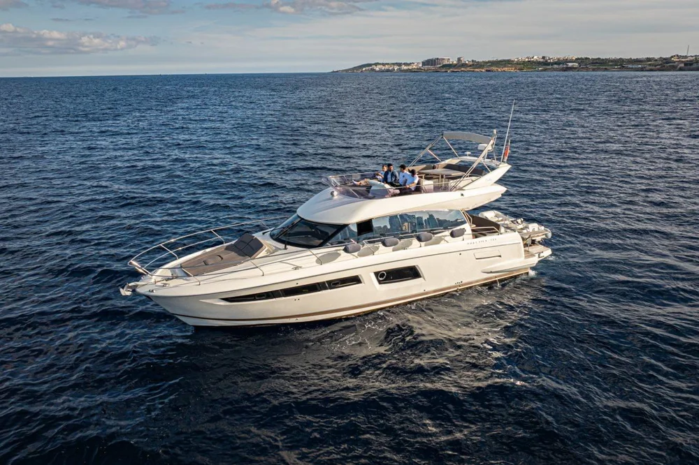 BoatPhoto.coverAlt
