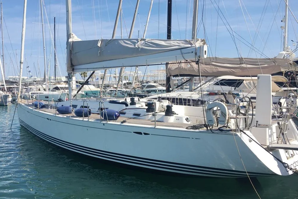 BoatPhoto.coverAlt