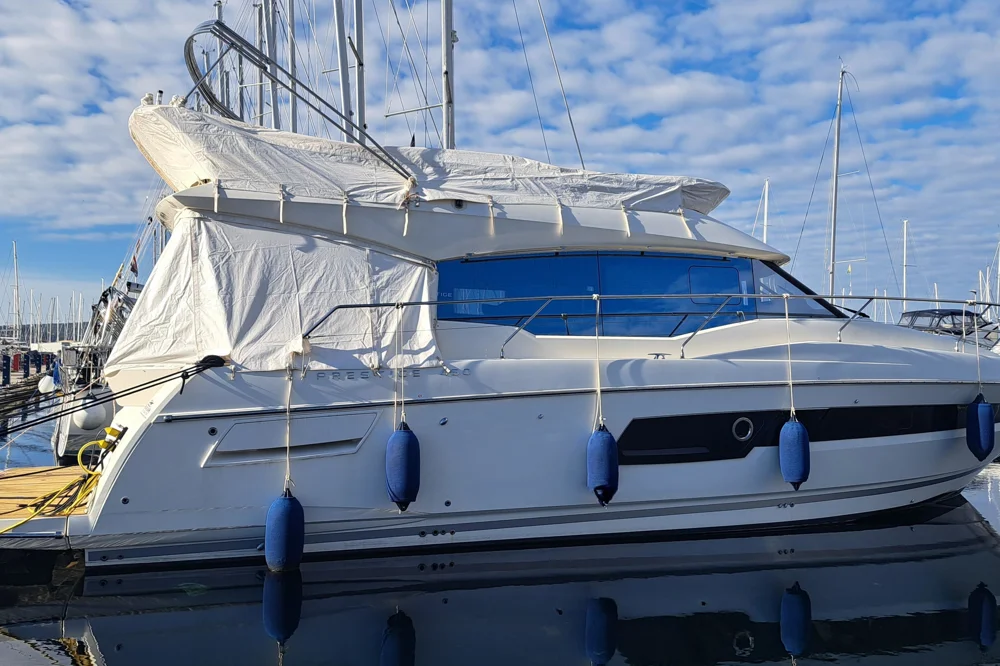 BoatPhoto.coverAlt