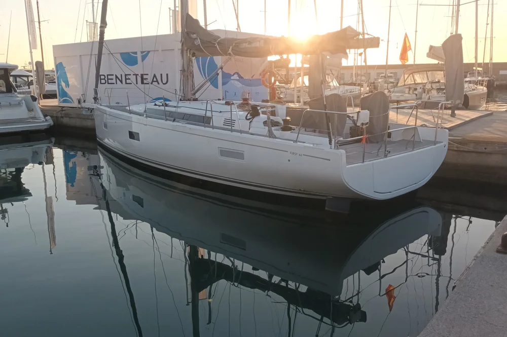 BoatPhoto.coverAlt