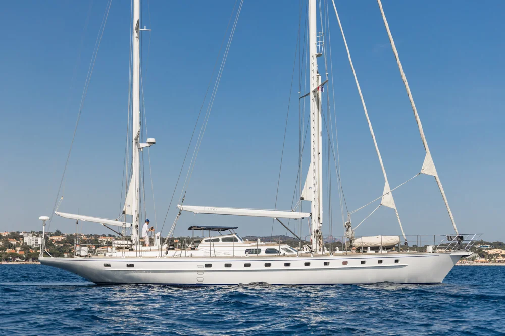 BoatPhoto.coverAlt