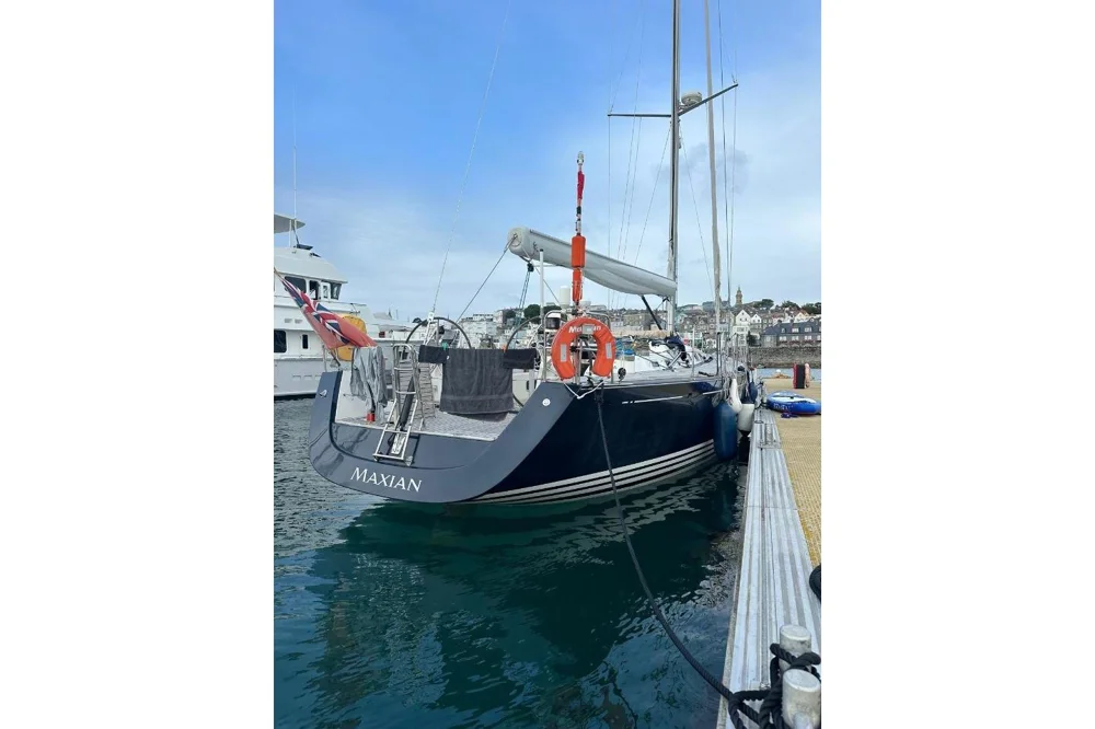 BoatPhoto.alt