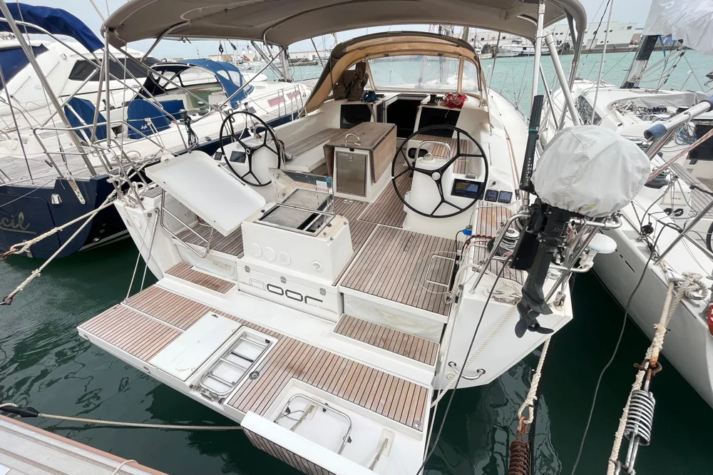 BoatPhoto.coverAlt