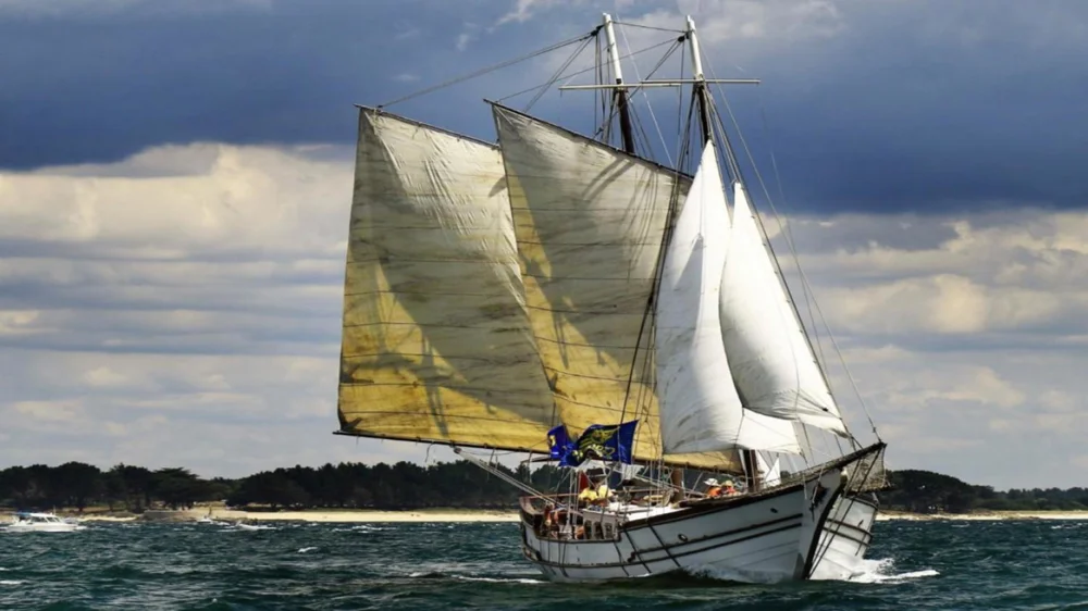 BoatPhoto.coverAlt
